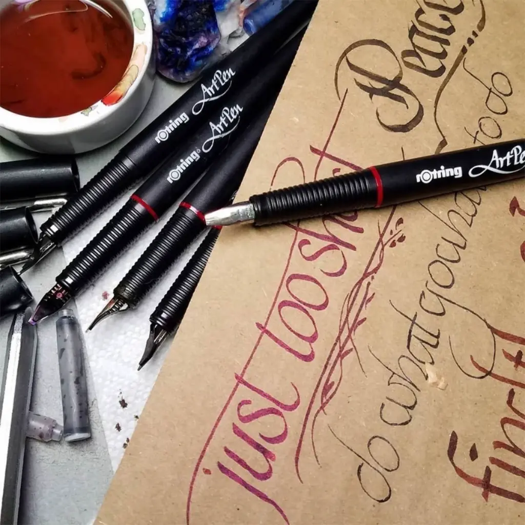 Pluma Artpen Rotring (4).webp