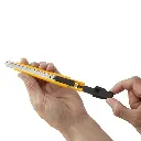 [A-1] Cuchillo Mediano Olfa 9mm Con Seguro Automático y Clip (4).webp