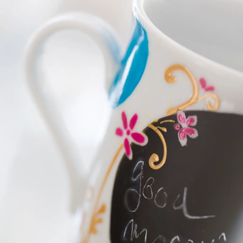 pintura-de-relieve-para-porcelana-pebeo-porcelaine-150-20-ml-4.webp